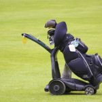 What are the challenges of Flying with golf clubs without a travel bag