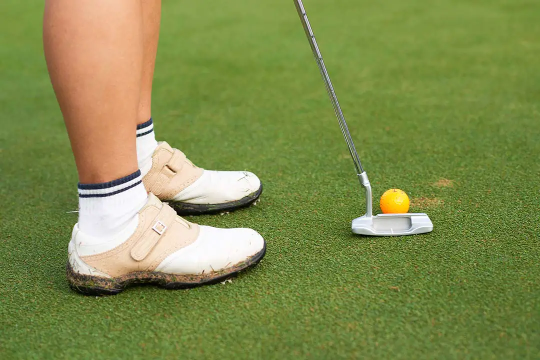 What are the Best Waterproof Golf Shoes to Buy