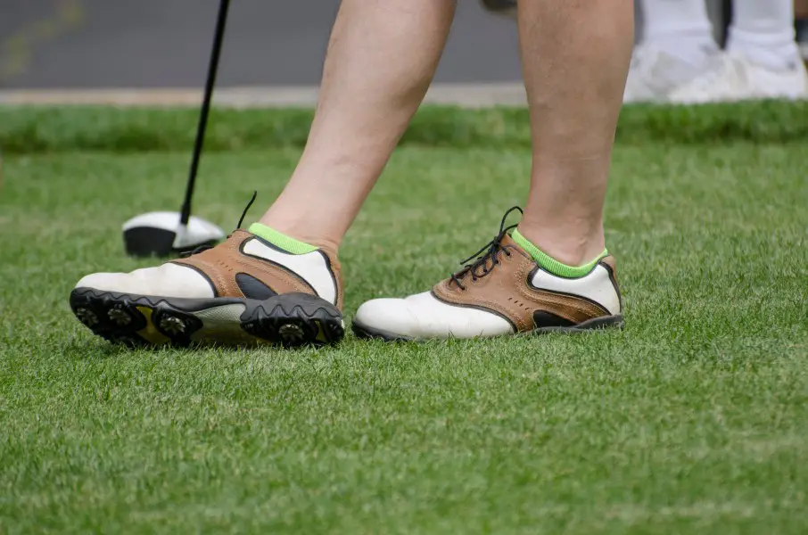 How to Waterproof Golf Shoes