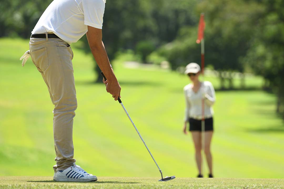 What Shoes to Wear with Golf Pants