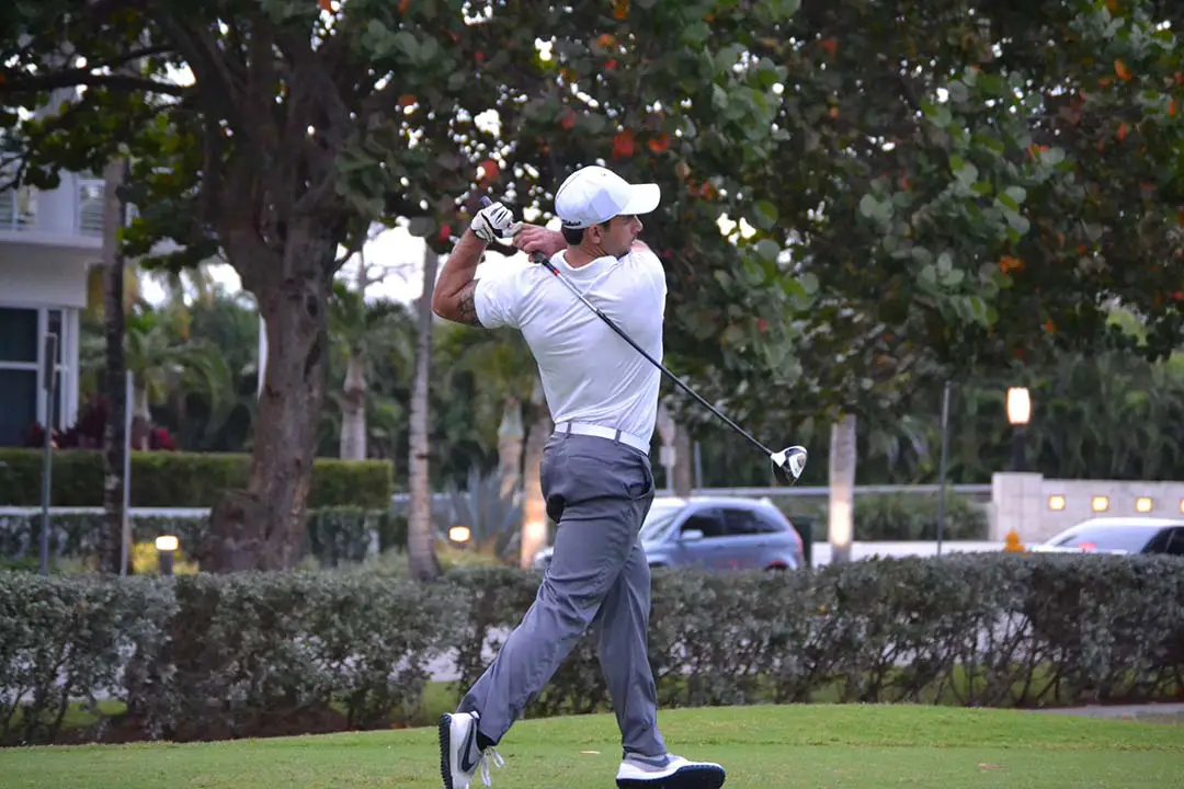 How to Swing a Golf Club Like a Master Golfer