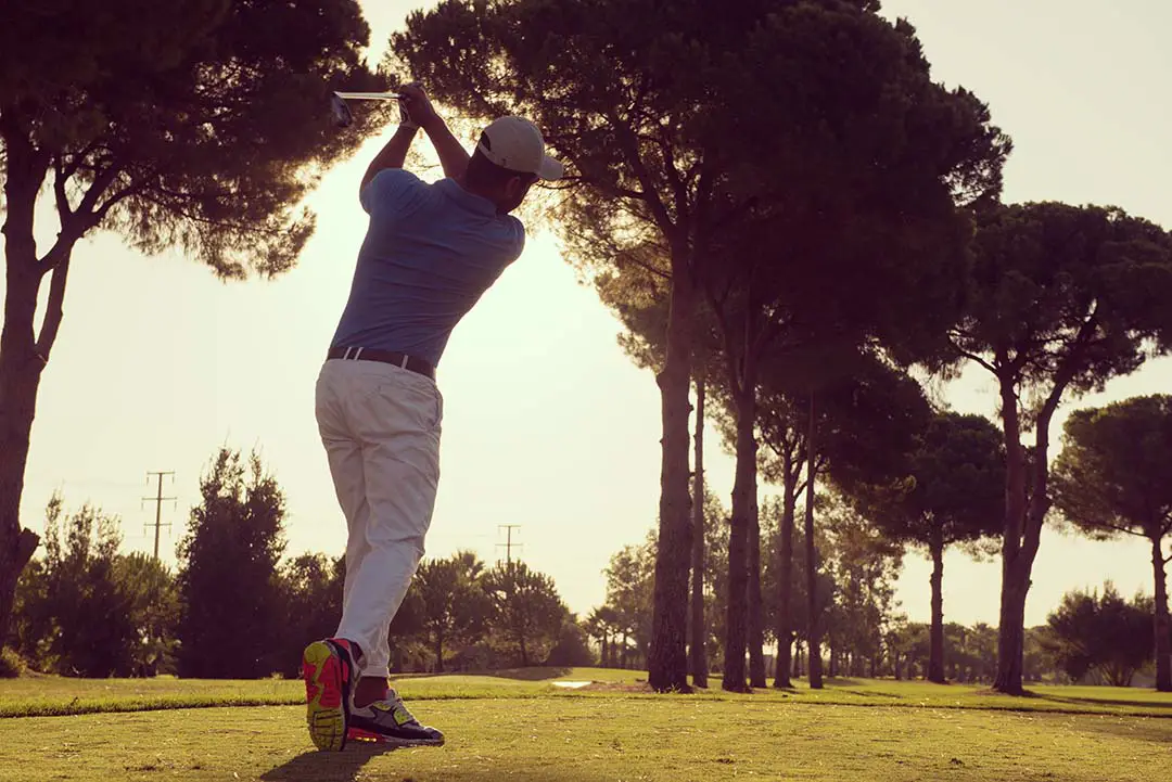 When to Hinge Wrist in a Golf Swing